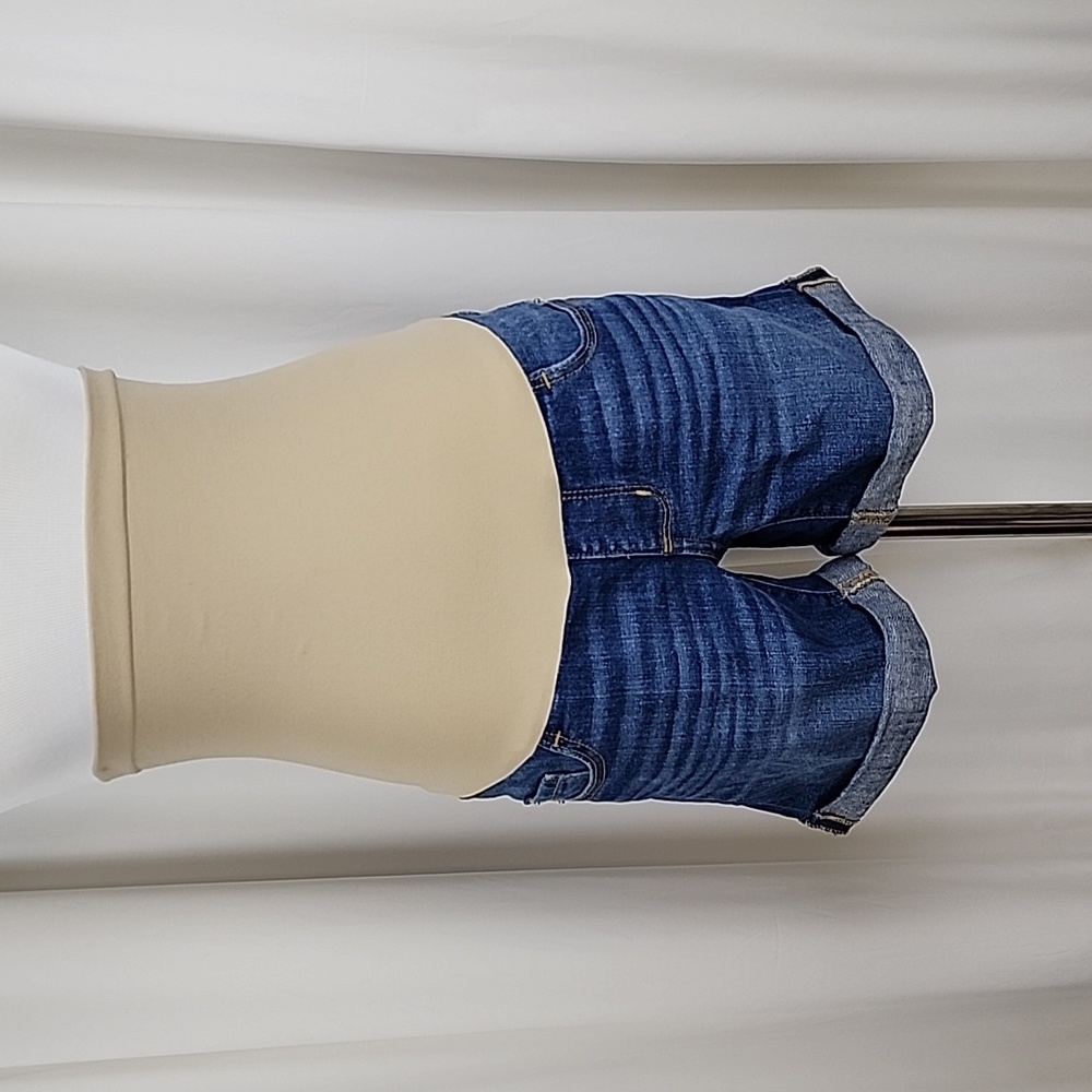 A Pea in the Pod Jean Shorts